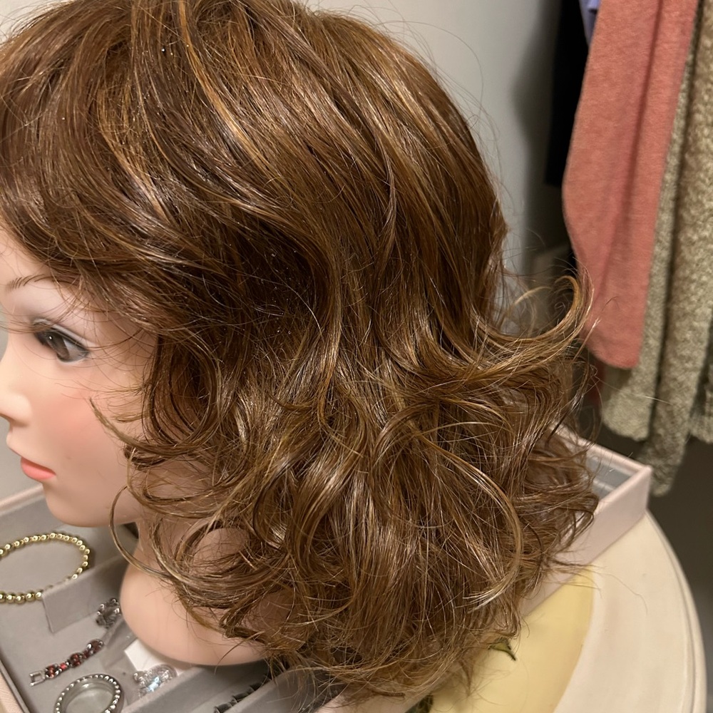 Raquel Welch It Curl ..Rusty Auburn only worn once